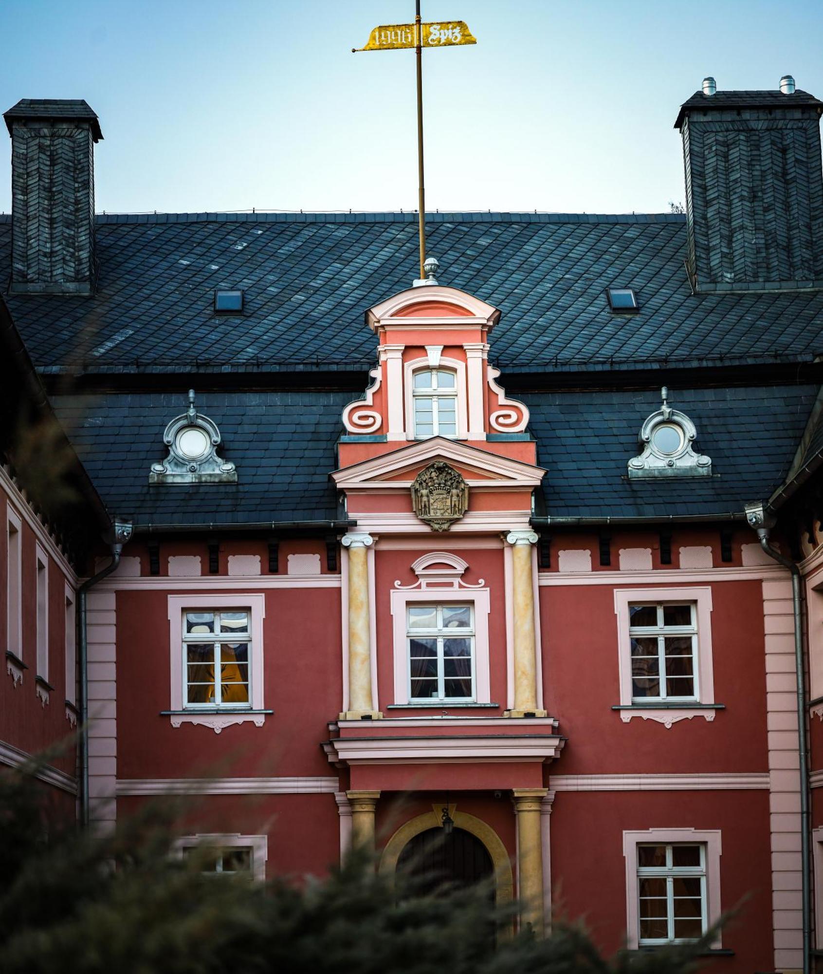 Palac Spiz Milkow Kolo Karpacza ภายนอก รูปภาพ